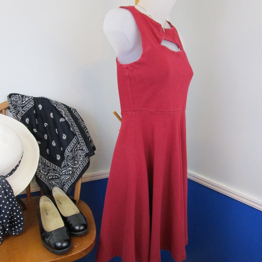 Maroon Knit Fit and Flare Sleeveless Dress - Picture 5 of 12